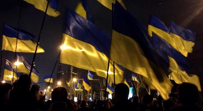 Yanukoviç'in şehrinde Rus bayrakları indirildi